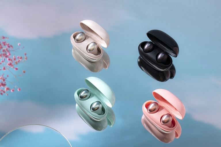 Miten lataustappi kiinnitetään TWS-kuulokkeisiin tai nappikuulokkeisiin?