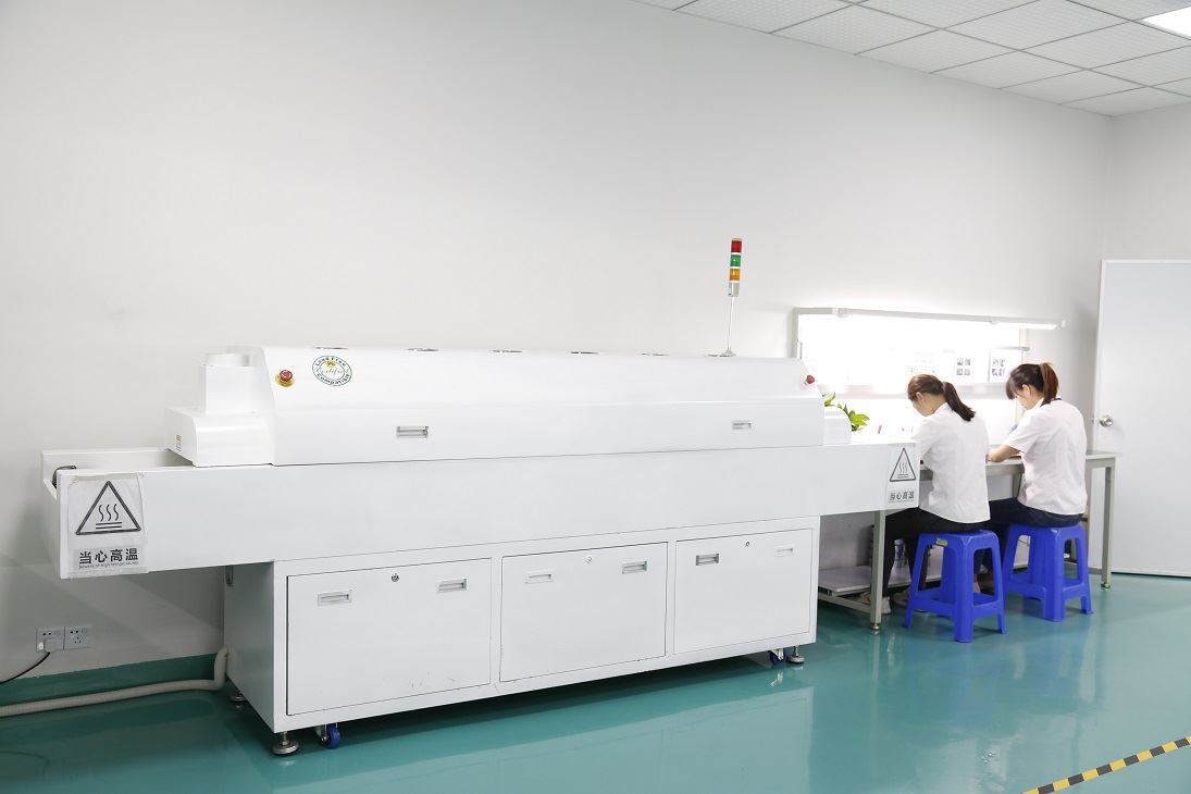 Reflow juottaminen ja aaltojuotto Pogo Pin Projectissa