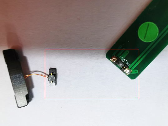 Mukautettu Pogo-nasta-liitin